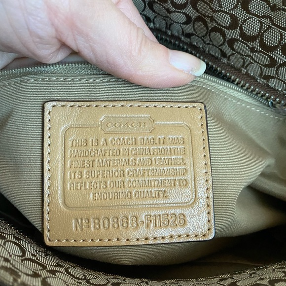 Coach authentic handbag - Picture 6 of 11